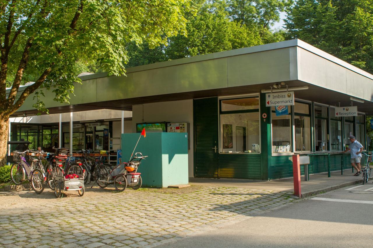 Munich Oktoberfest Glamping Hotel Bagian luar foto