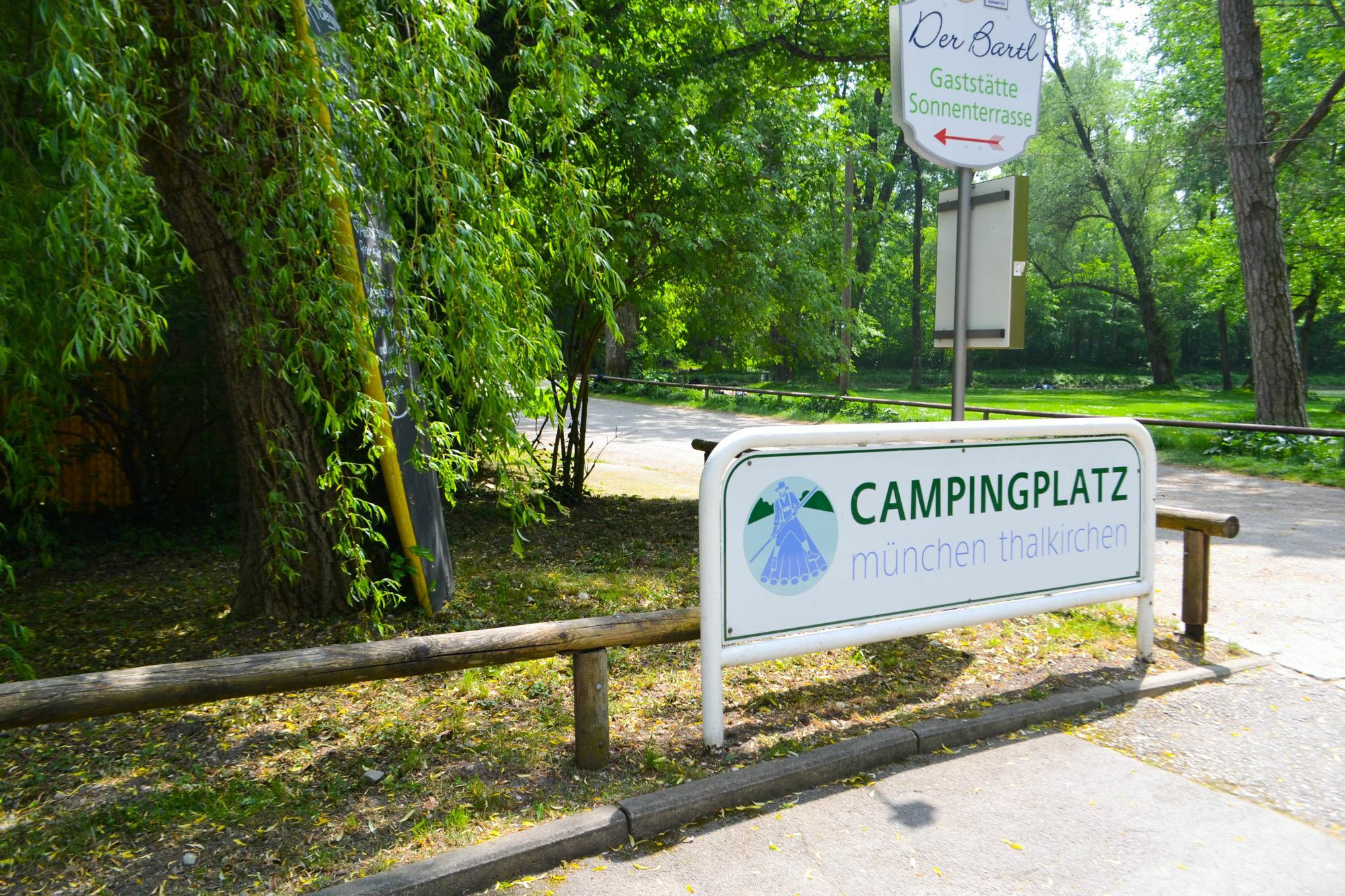 Munich Oktoberfest Glamping Hotel Bagian luar foto